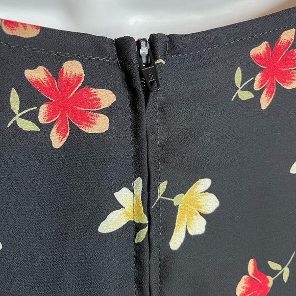 Jeffery & Dara plus size short sleeve floral dress - Picture 8 of 9